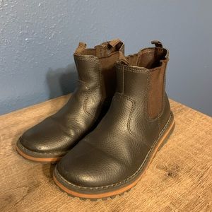 Boys size 13 Umi boots